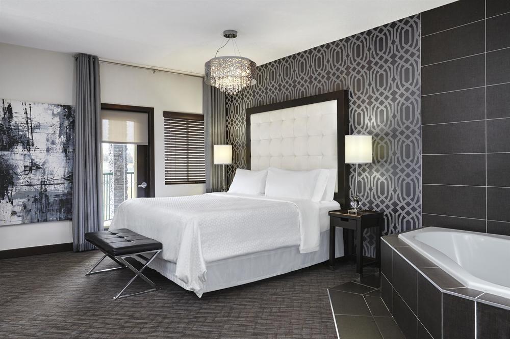 Four Points By Sheraton Hotel & Suites Calgary West Экстерьер фото