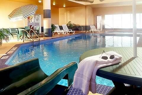 Four Points By Sheraton Hotel & Suites Calgary West Экстерьер фото